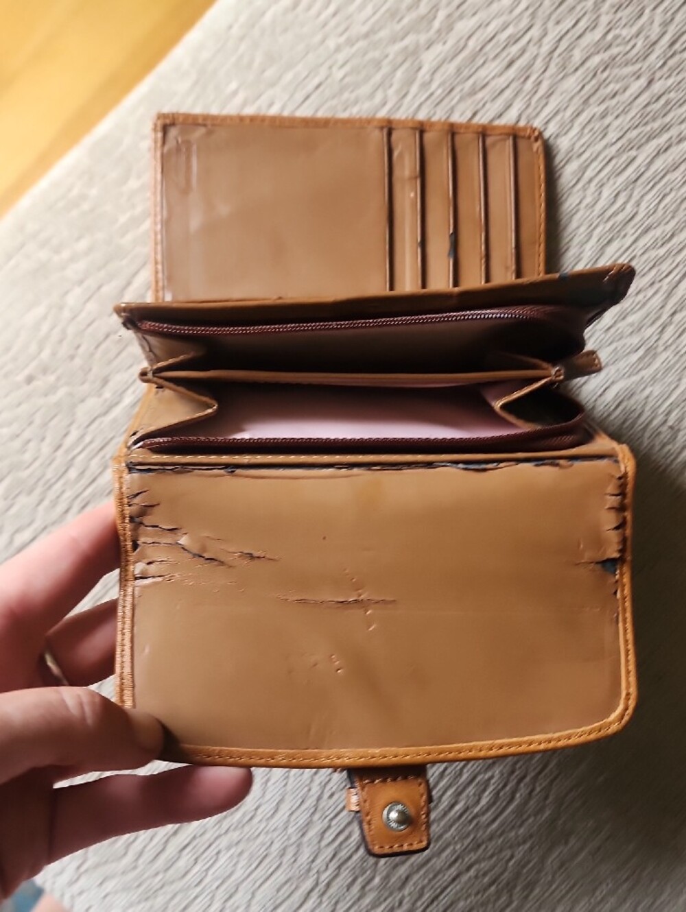 Coach Cream and Tan Leather Buckle Wallet 2004 - Picture 10 of 13